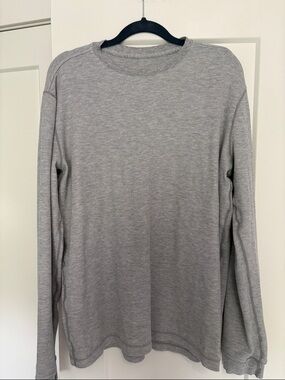 Vuori Men's Long-Sleeve Waffle Crew - Light Gray
